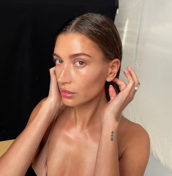 Glossy Dewy Skin